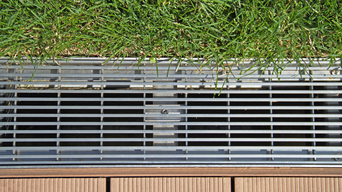 caillebotis grilles électrosoudée slot acier inox 316L architecture extérieure www.maillemetaldesign.fr