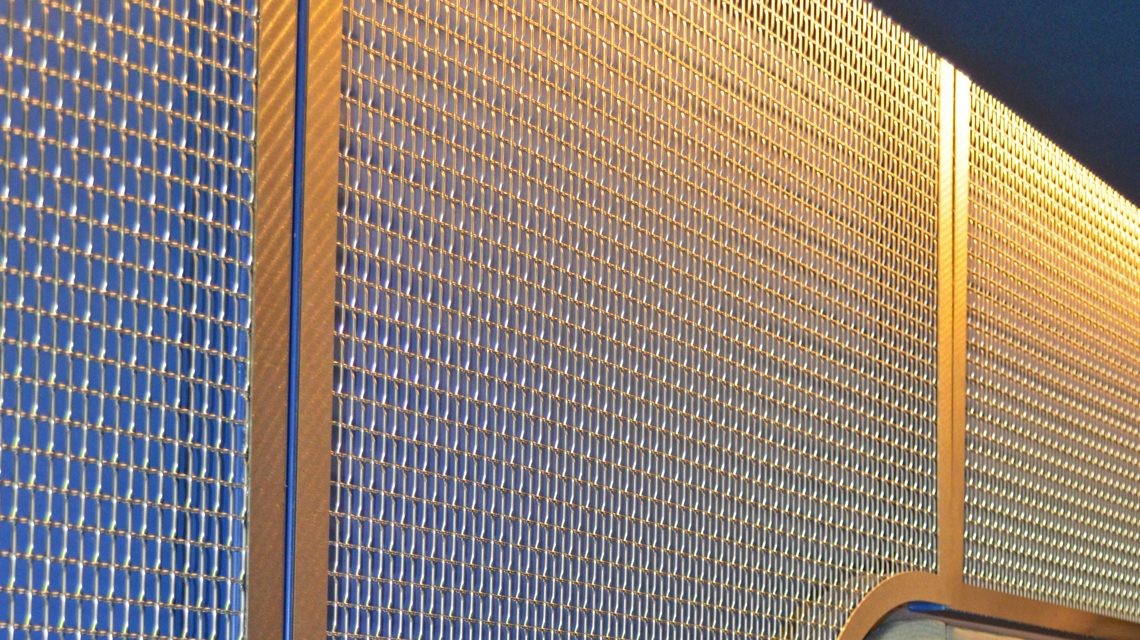 Habillage mural - maille métallique inox VIRGO - Parc des Princes, Paris www.maillemetaldesign.fr