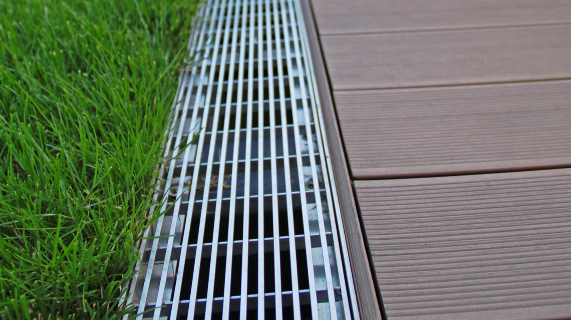 caillebotis grilles électrosoudée slot acier inox 316L architecture extérieure www.maillemetaldesign.fr