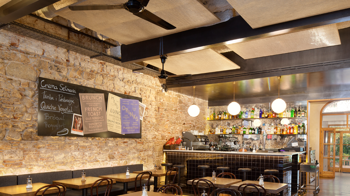 plafond en maille métallique juta pour l'architecture et le design du restaurant www.plafondmetaldesign.fr - <p>plafond en maille métallique juta pour l’architecture et le design du restaurant <a href=