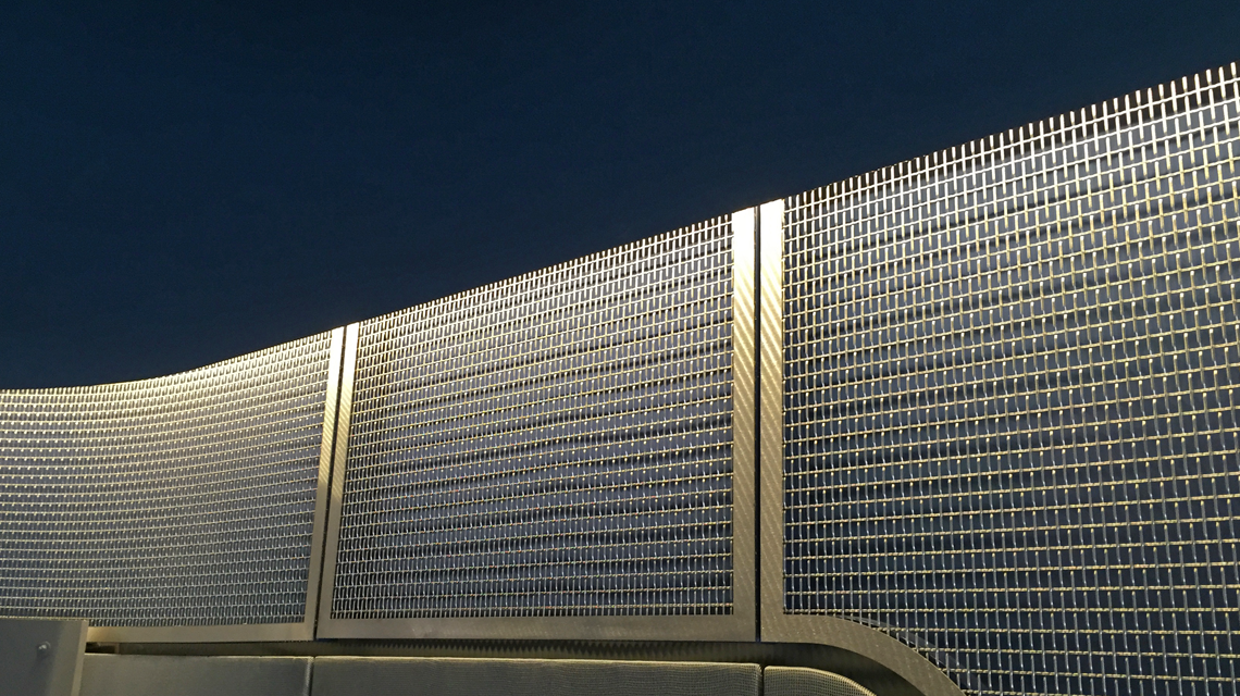 Habillage mural - maille métallique inox VIRGO - Parc des Princes, Paris www.maillemetaldesign.fr