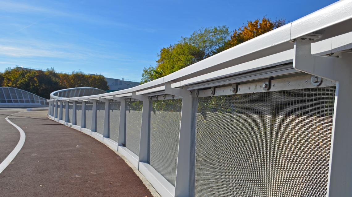 Garde-corps en maille métallique inox câblée SATURN - Pont Corucouronnes www.maillemetaldesign.fr