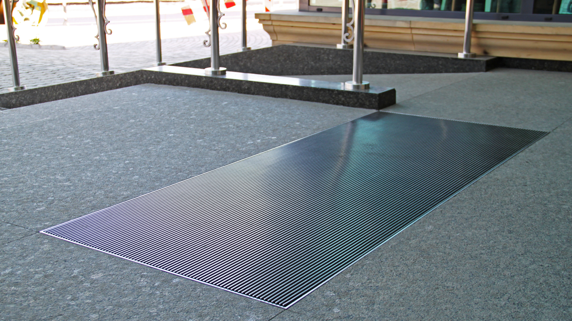 caillebotis grilles électrosoudée slot acier inox 316L architecture intérieure www.maillemetaldesign.fr