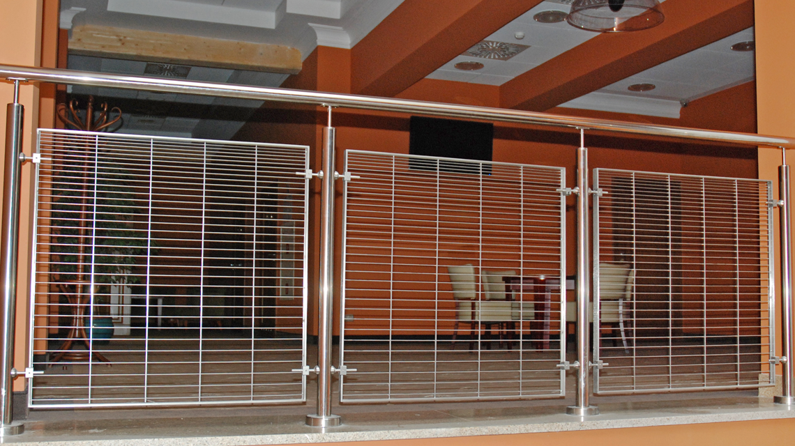 garde-corps remplissage en grille électro-soudée acier inoxydable SLOT www.maillemetaldesign.fr