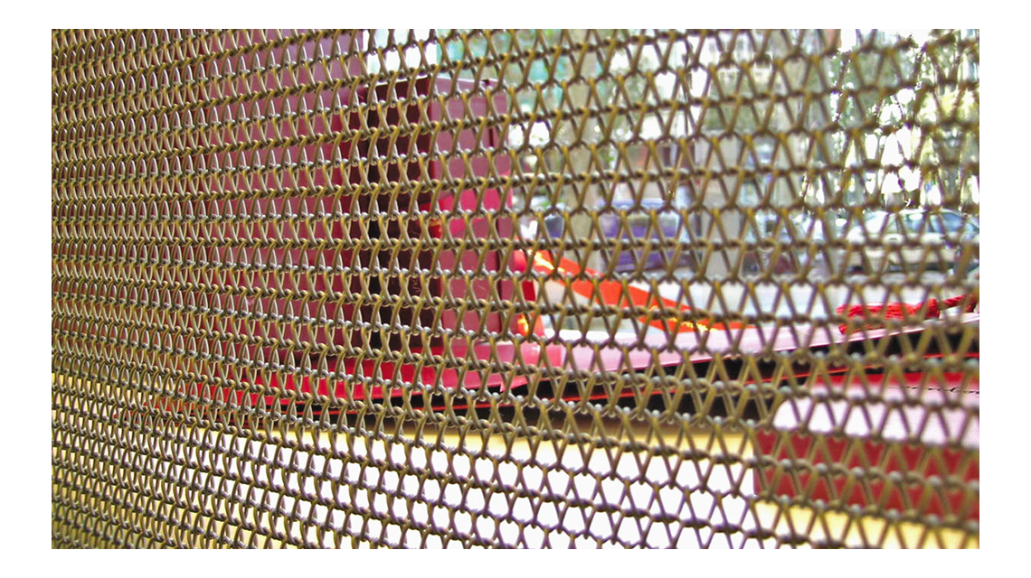 vitrines salvatore ferragamo résille métallique spiralée mies acier inox www.maillemetaldesign.fr
