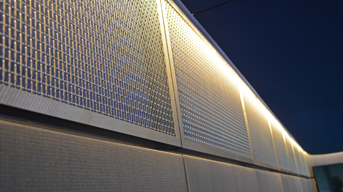 Habillage mural - maille métallique inox VIRGO - Parc des Princes, Paris www.maillemetaldesign.fr